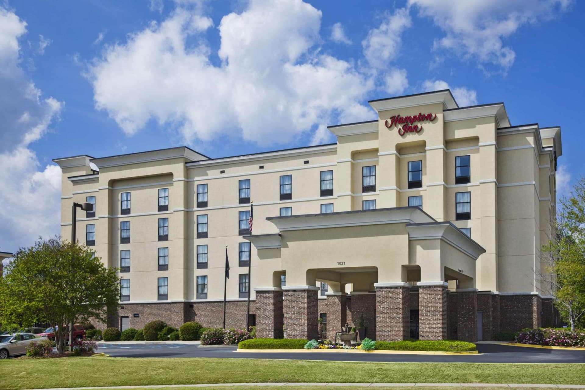 Hampton Inn Columbia I-20-Clemson Road featured exterior or lobby in Columbia, SC — similar hotel