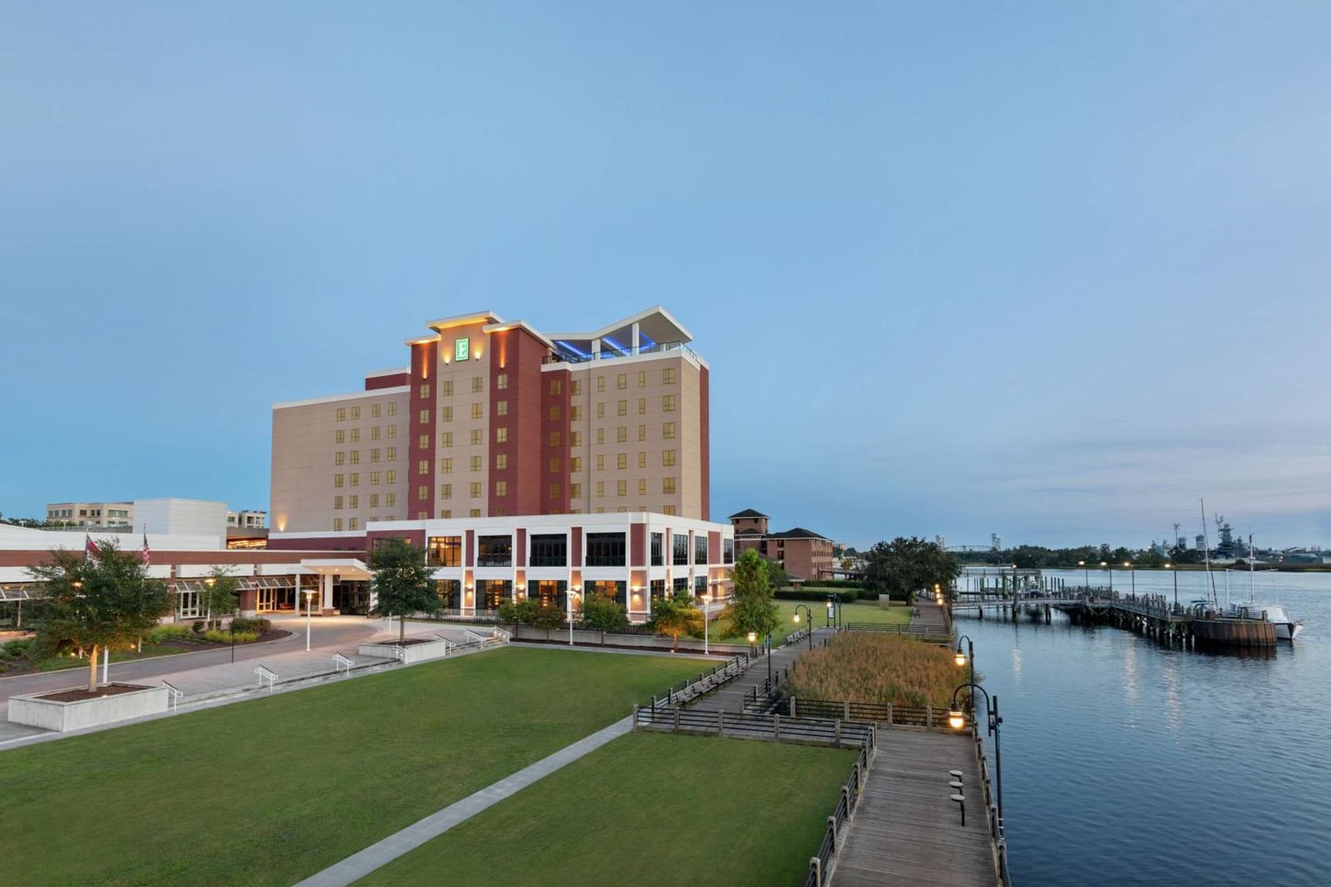 Embassy Suites By Hilton Wilmington Riverfront — hotel in Wilmington, North Carolina