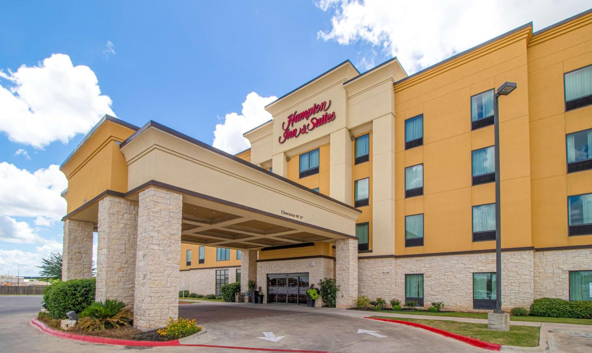 Hampton Inn & Suites Bastrop — hotel in Bastrop, Texas