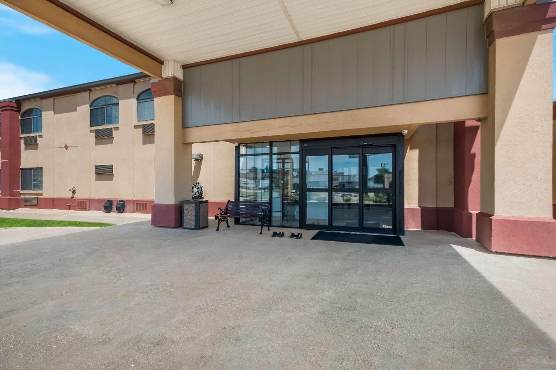 Quality Inn & Suites Oklahoma City North — hotel in Edmond, Oklahoma