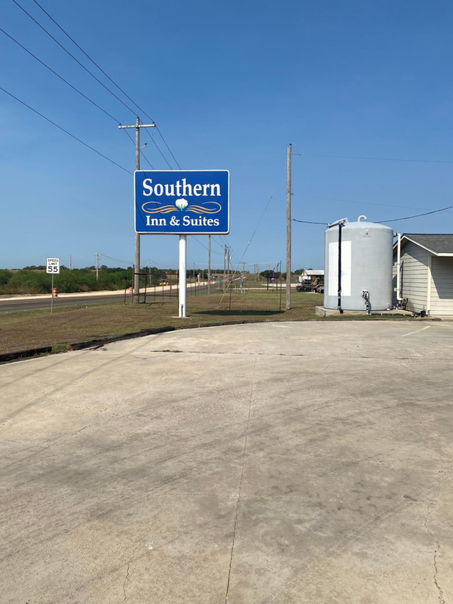Southern Inns And Suites now offering RV Spaces for rent — hotel in Yorktown, Texas