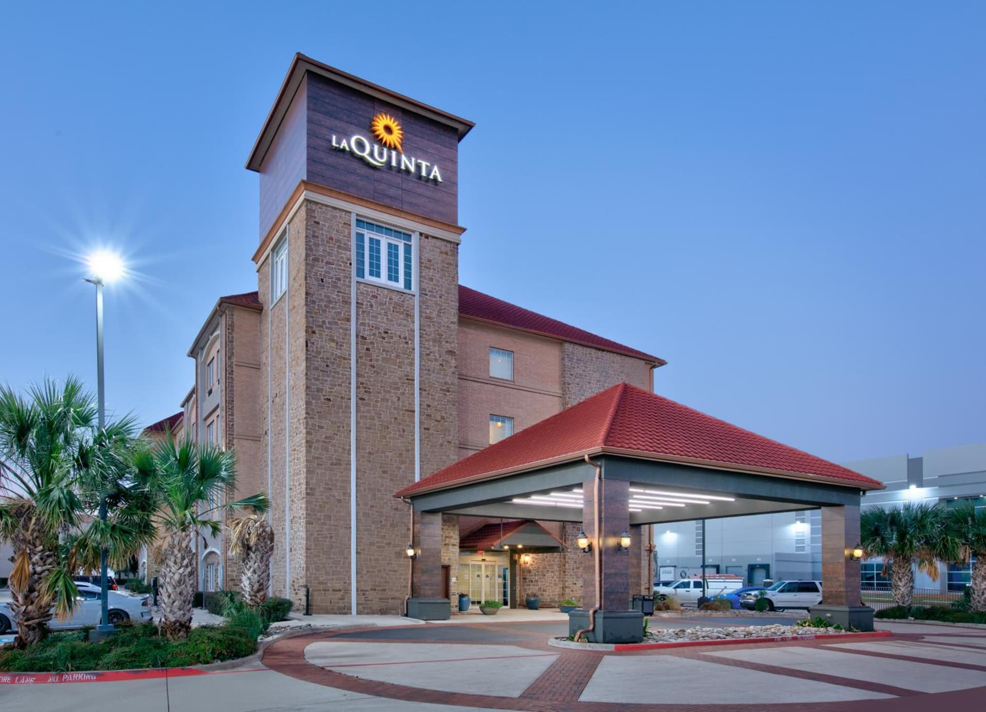 La Quinta Inn & Suites by Wyndham South Dallas - Hutchins — hotel in Lancaster, Texas