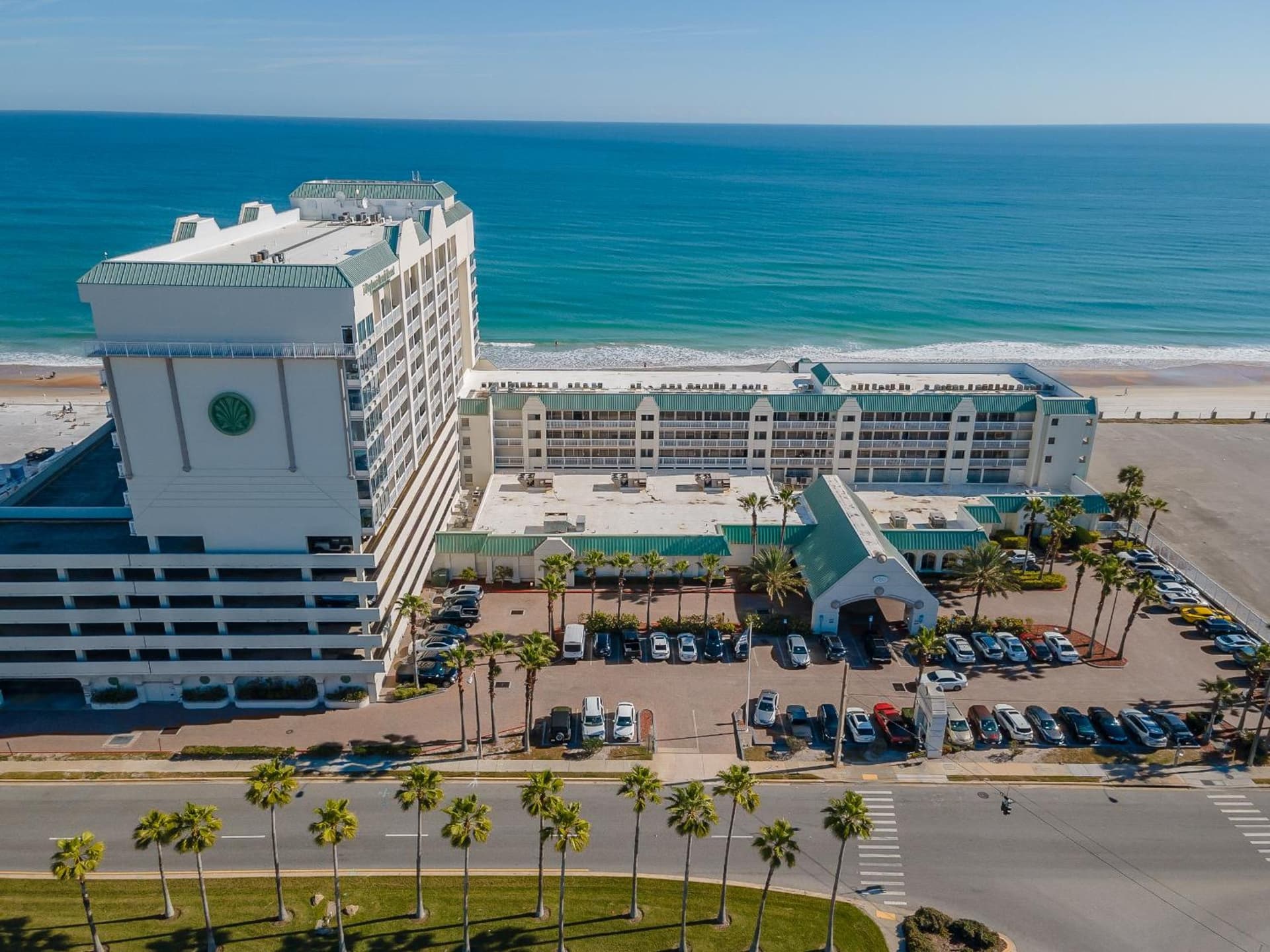 Direct Oceanfront Condo, Daytona Beach, sleeps 6 - with pool property views in Daytona Beach, FL — gallery photo 3