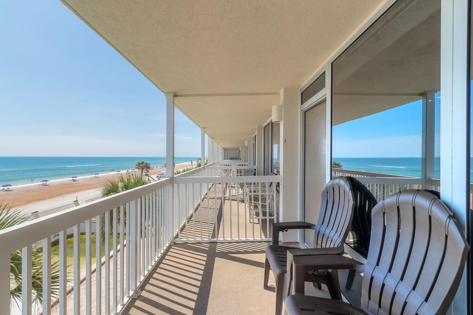 Direct Oceanfront Condo, Daytona Beach, sleeps 6 - with pool interior in Daytona Beach, FL — gallery photo 2