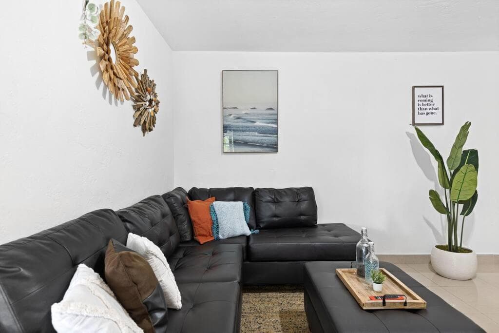 Beach Blessing 7m Beach Walk 80 WD 2 Queen — hotel in Dania Beach, Florida