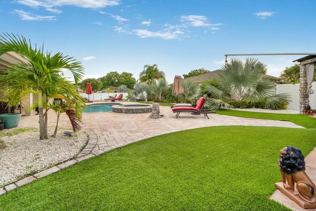 Home Resort Oasis One of One! interior in River Park, FL — gallery photo 2