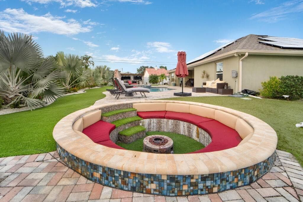 Home Resort Oasis One of One! property views in River Park, FL — gallery photo 3