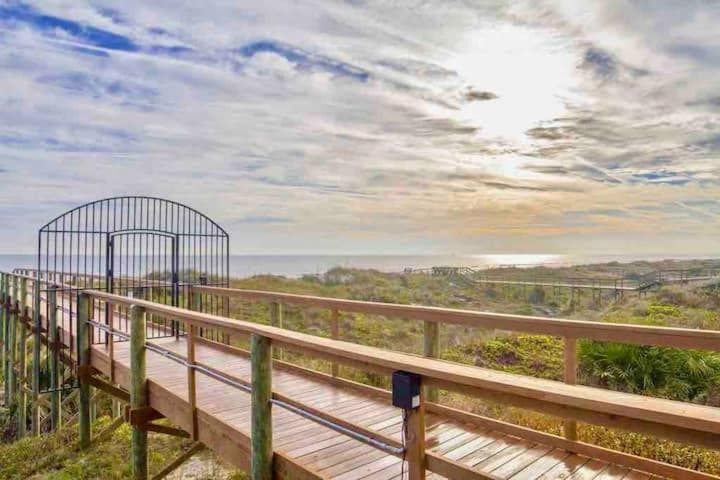 Beaches are Open-St Augustine property views in St. Augustine, FL — gallery photo 3