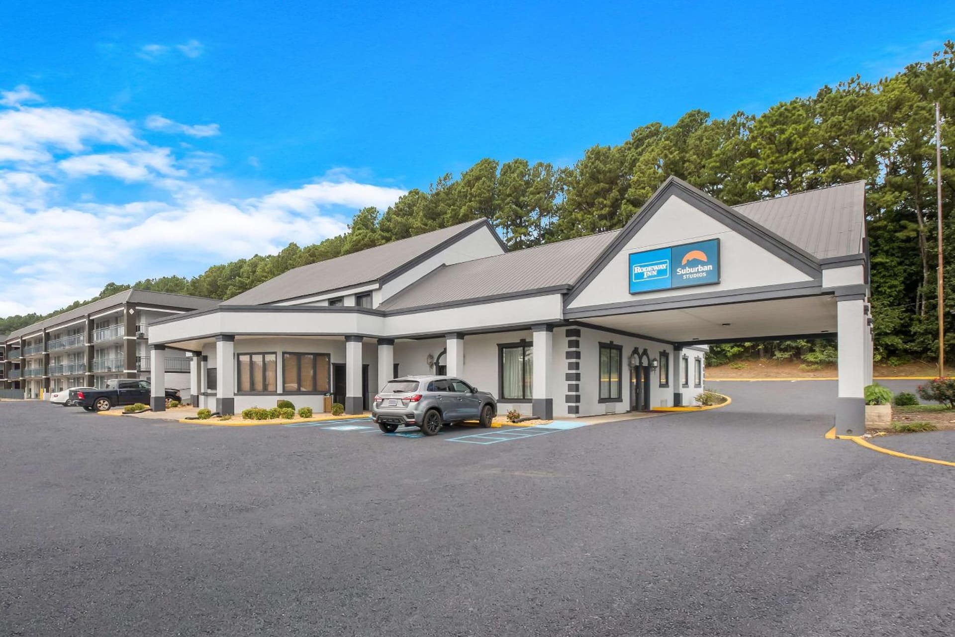 Suburban Studios Cleveland Central featured exterior or lobby in Cleveland, TN — similar hotel