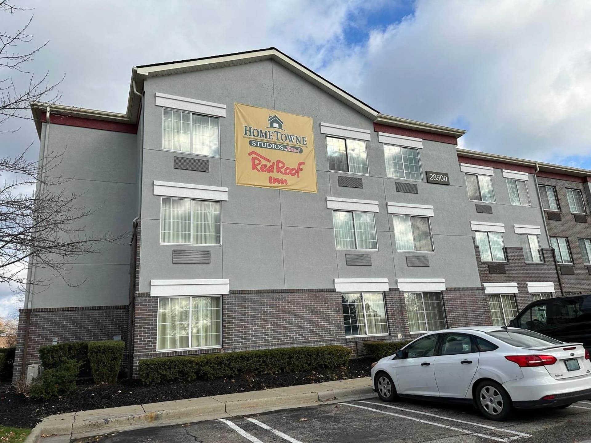 HomeTowne Studios by Red Roof Southfield — hotel in Southfield, Michigan