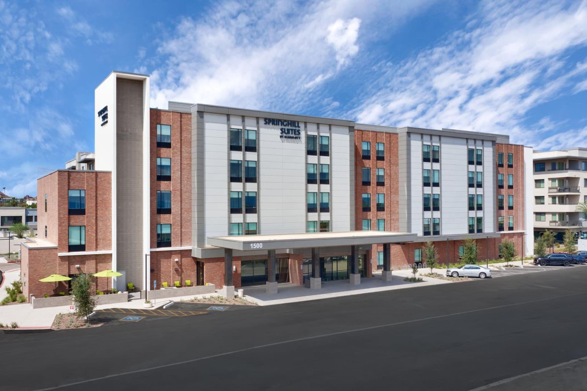 SpringHill Suites by Marriott Phoenix Scottsdale interior in Scottsdale, AZ — gallery photo 2