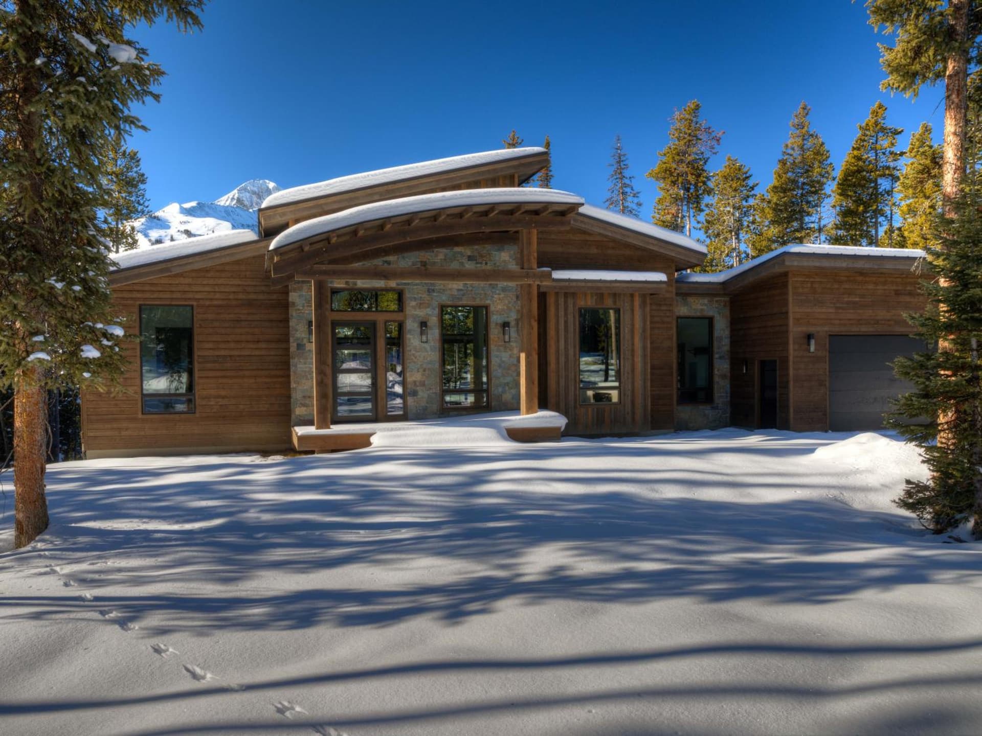 MVC Speaking Eagle Lodge property views in Big Sky, MT — gallery photo 3