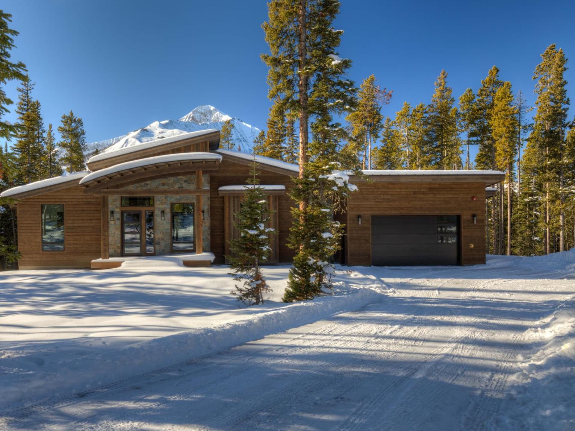 MVC Speaking Eagle Lodge interior in Big Sky, MT — gallery photo 2