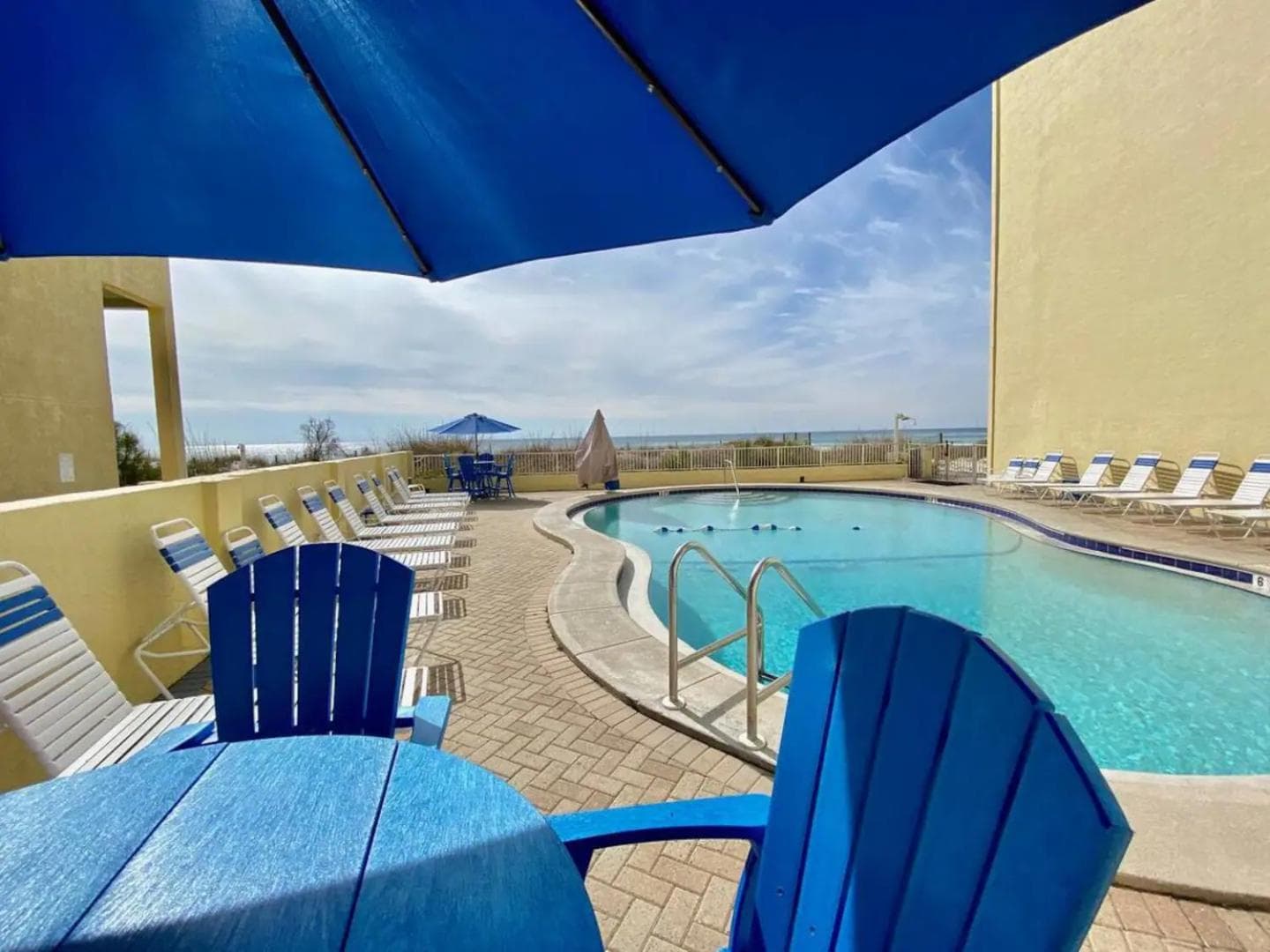 Sandy Bottoms Beachfront Studio On The Sand interior in Panama City Beach, FL — gallery photo 2
