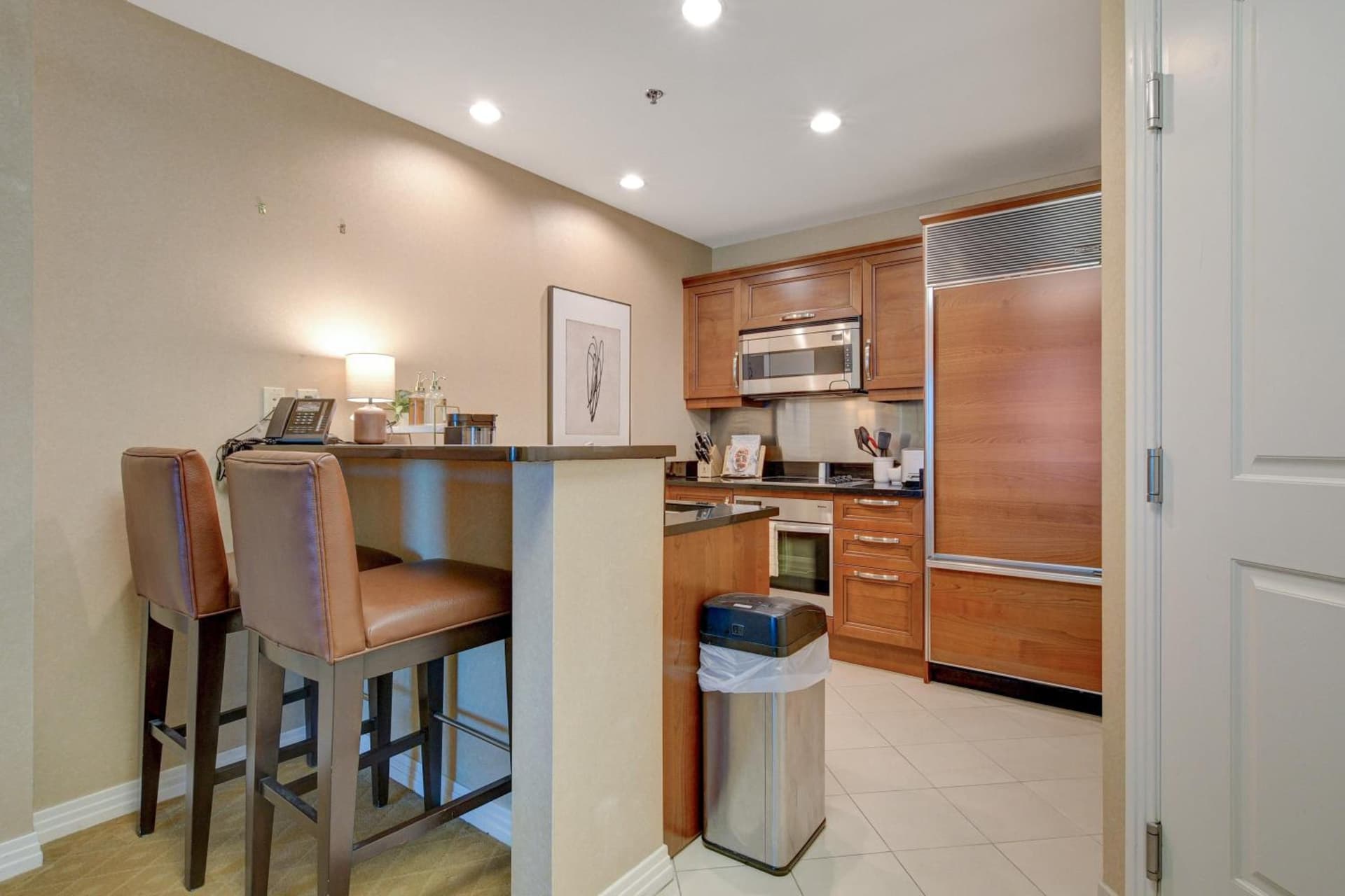 Luxe 1br 2bth Suite MGM Signature Balcony interior in Las Vegas, NV — gallery photo 2