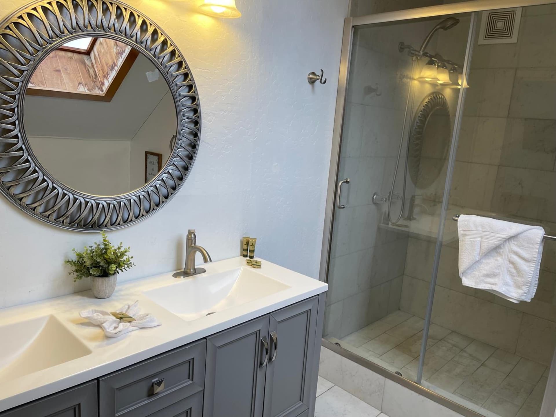 Snow Bear Lodge property views in Big Bear Lake, CA — gallery photo 3