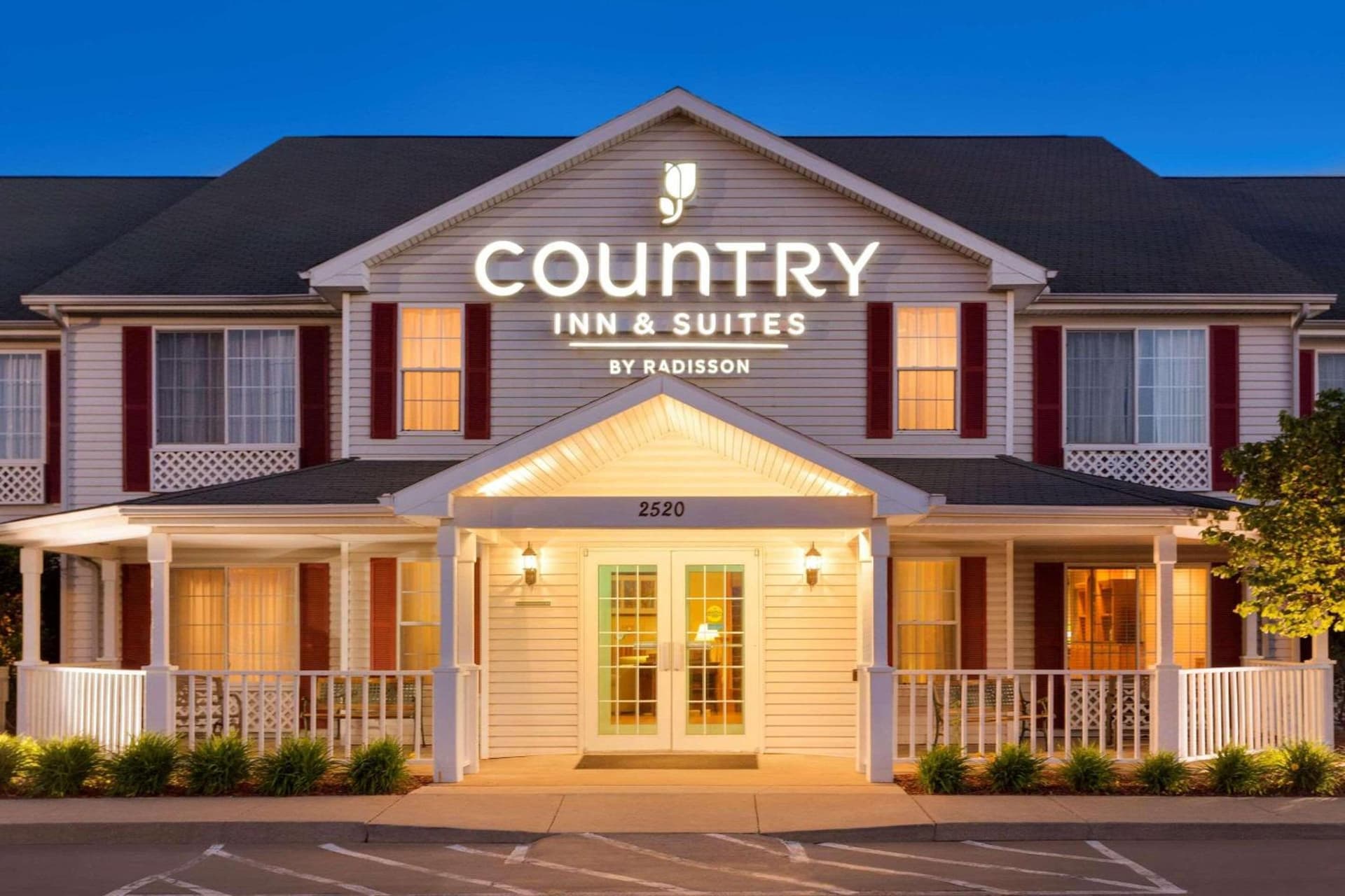 Country Inn & Suites by Radisson, Nevada, MO — hotel in Nevada, Missouri
