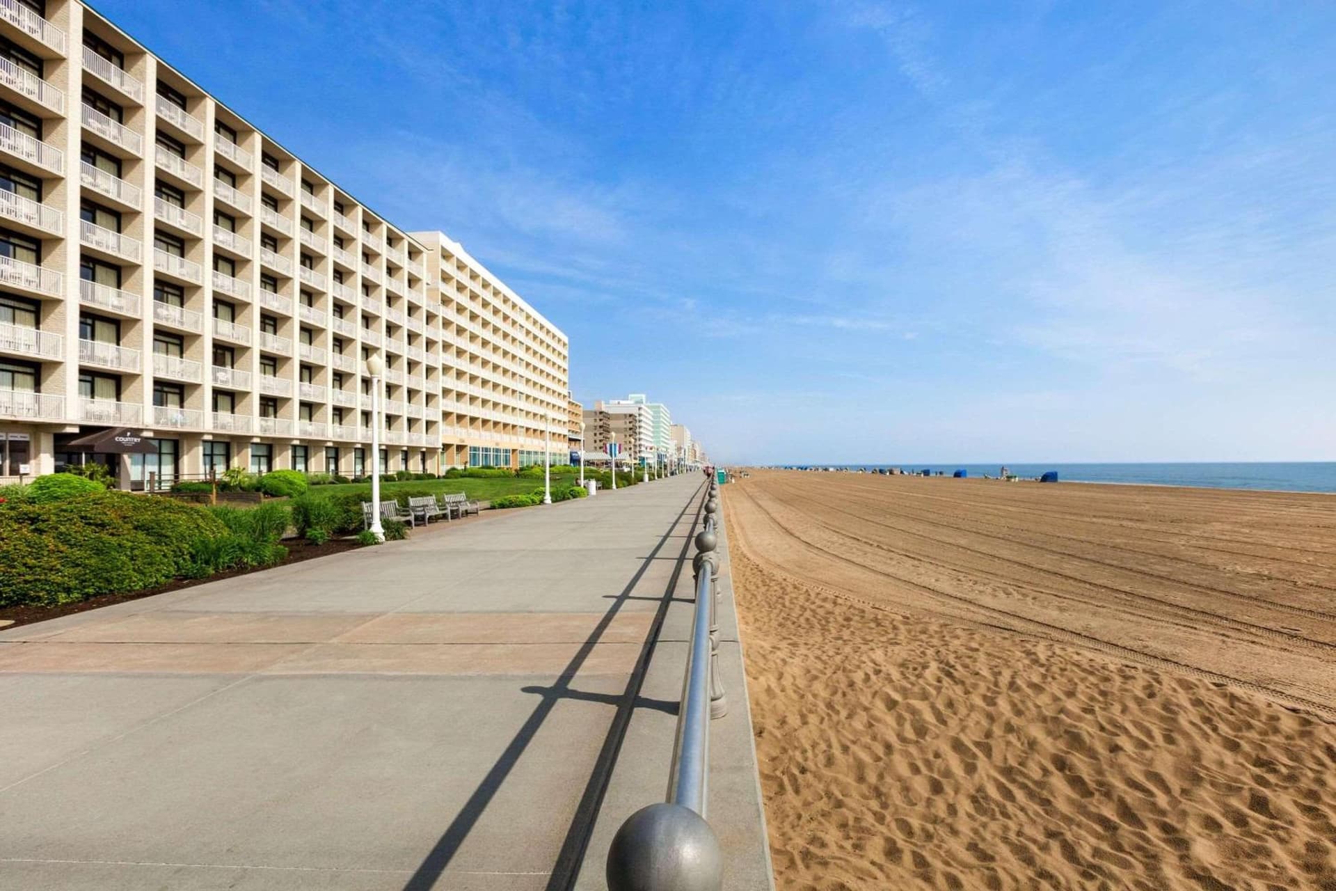 Country Inn & Suites by Radisson, Virginia Beach Oceanfront — hotel in Virginia Beach, Virginia