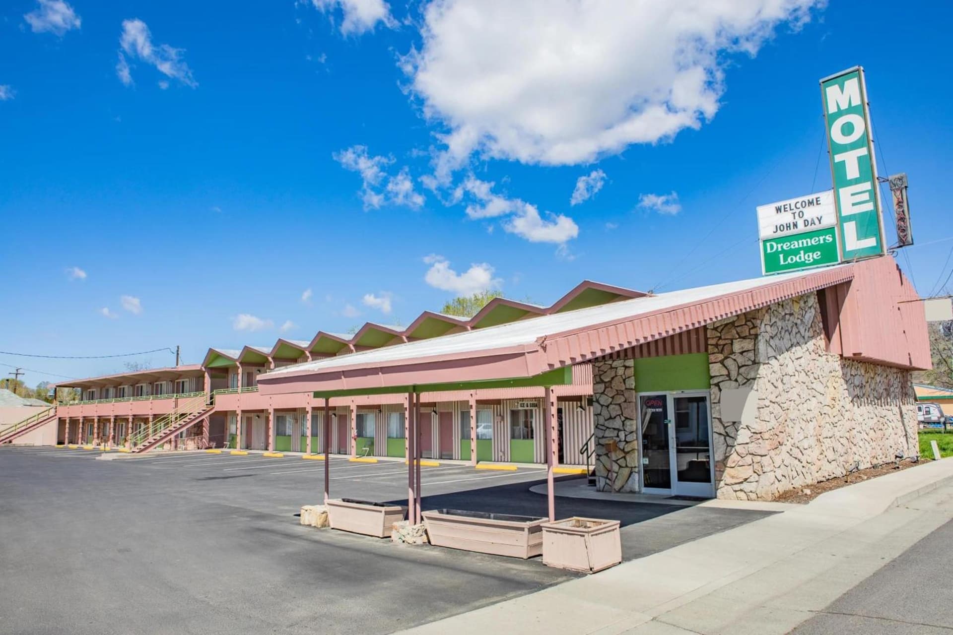 Dreamers Lodge — hotel in John Day, Oregon