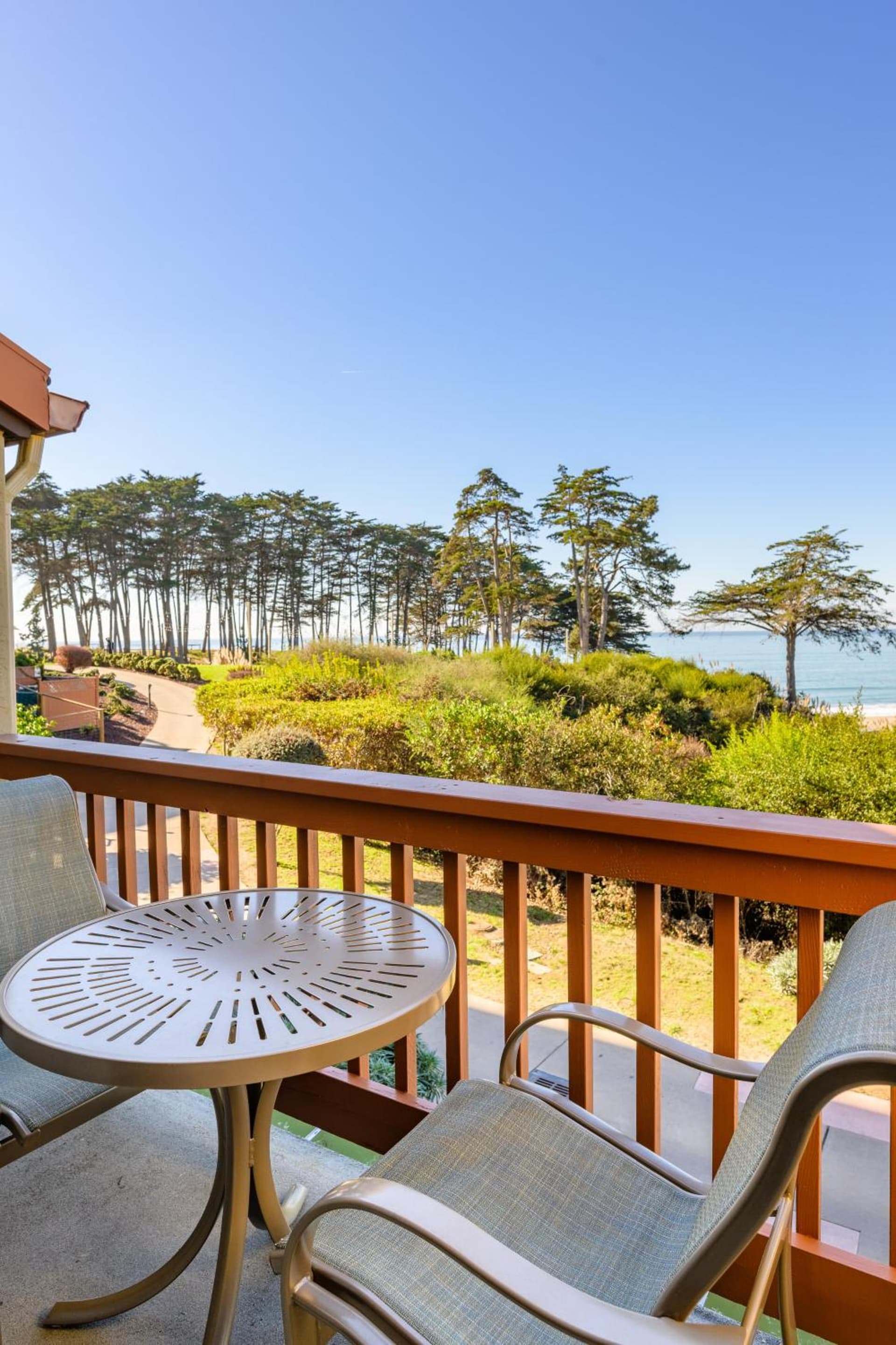 Spectacular Ocean View -Heated Pool and Spa- Seascape interior in Aptos, CA — gallery photo 2