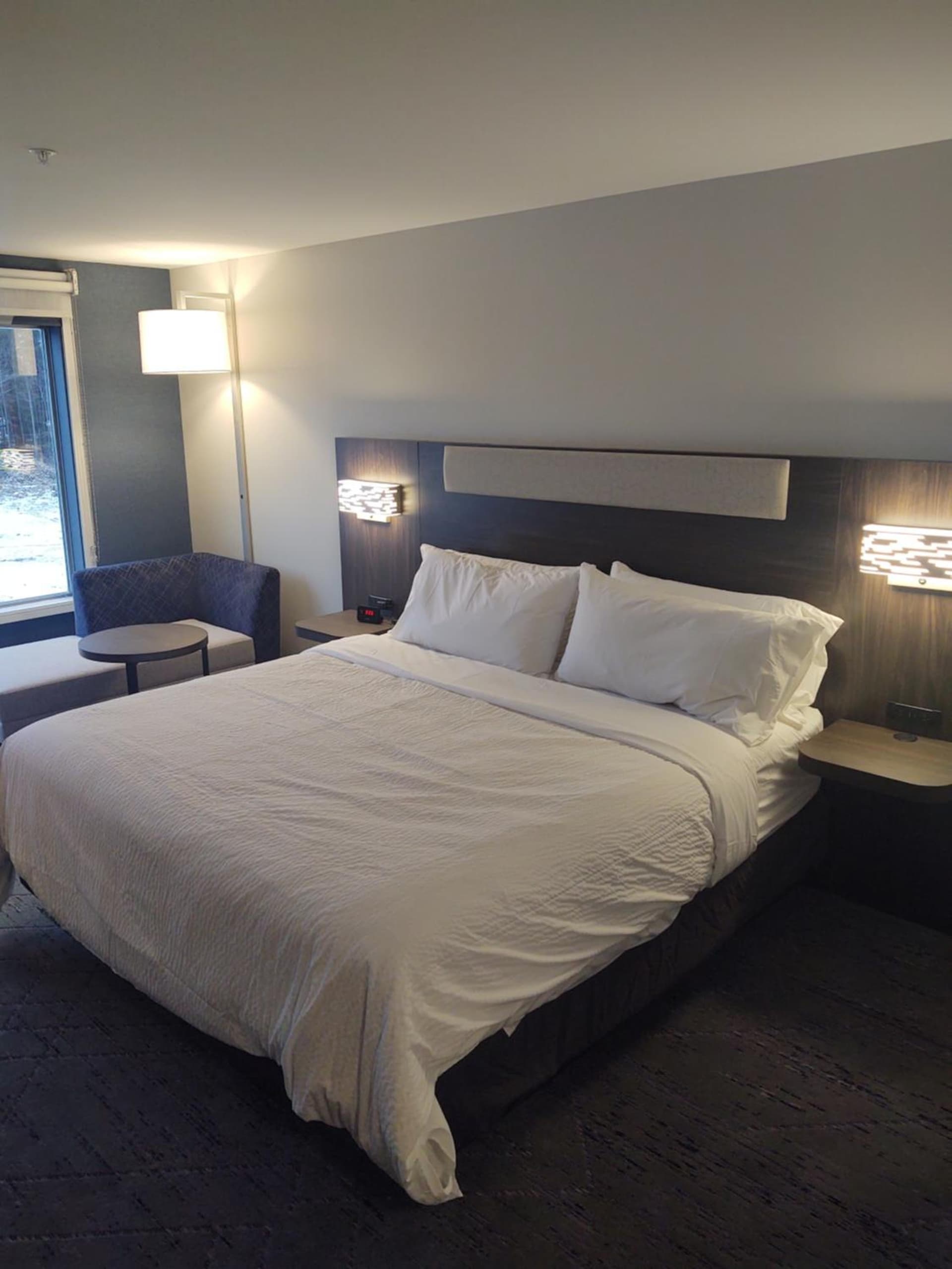 Holiday Inn Express & Suites Rhinelander by IHG interior in Rhinelander, WI — gallery photo 2