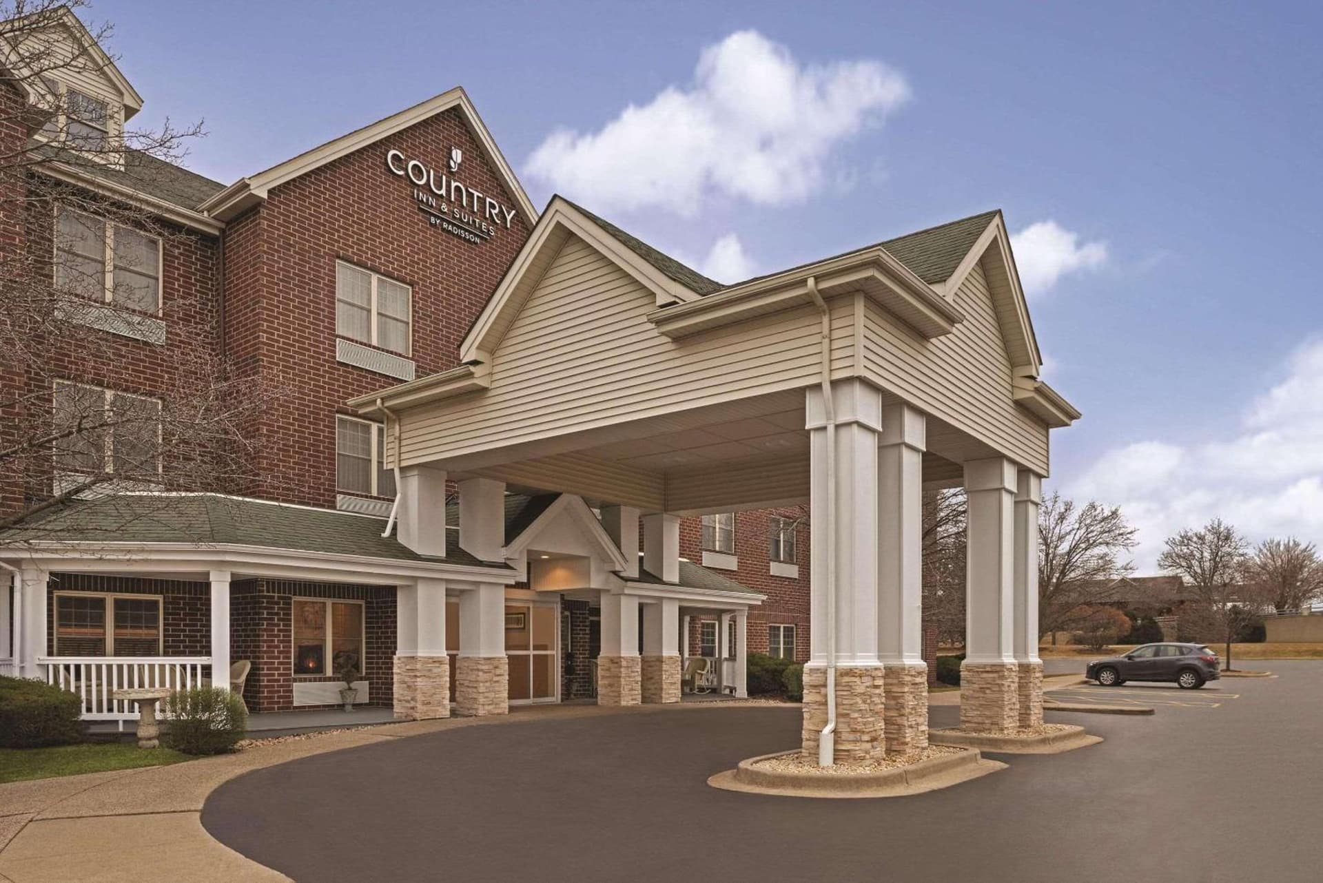 Country Inn & Suites by Radisson, Schaumburg, IL featured exterior or lobby in Schaumburg, IL — similar hotel