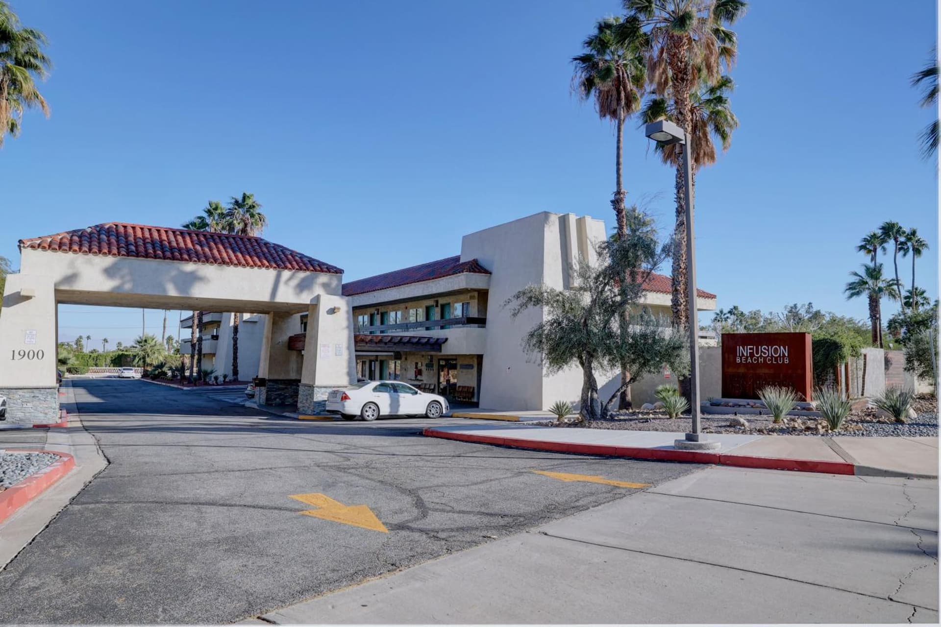 The Infusion Beach Club — hotel in Palm Springs, California