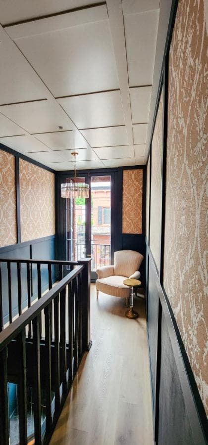 Speakeasy King Suite (Rm1) interior in Nevada City, CA — gallery photo 2