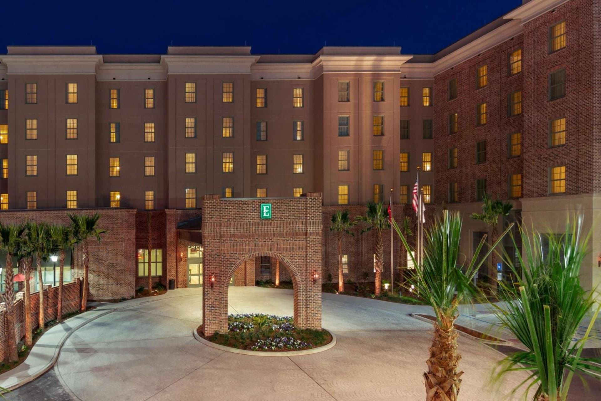 Embassy Suites Savannah Historic District interior in Savannah, GA — gallery photo 2
