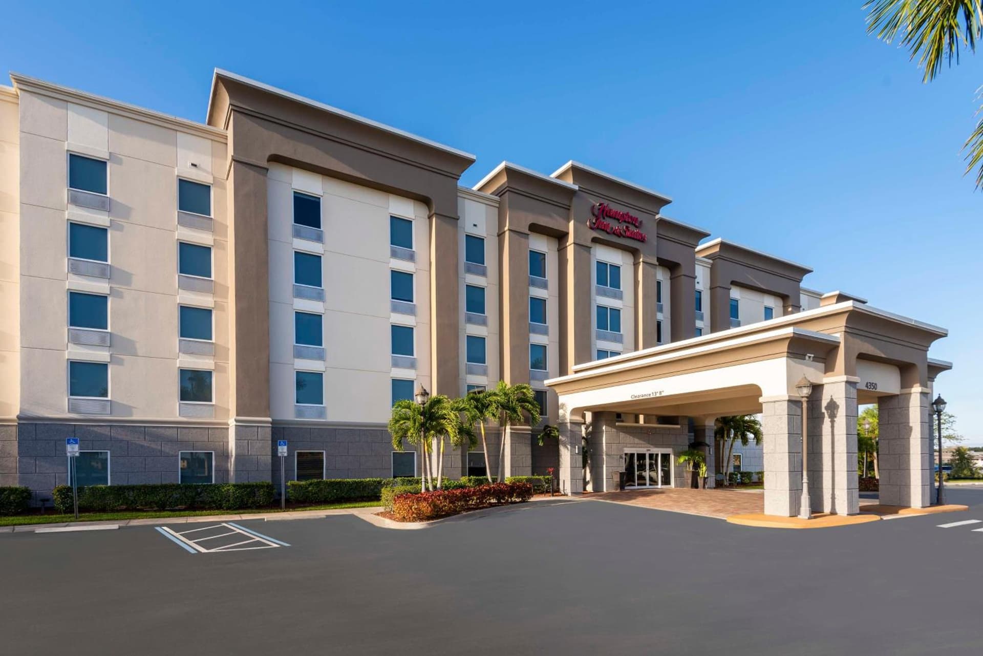 Hampton Inn & Suites Fort Myers-Colonial Boulevard — hotel in Fort Myers, Florida