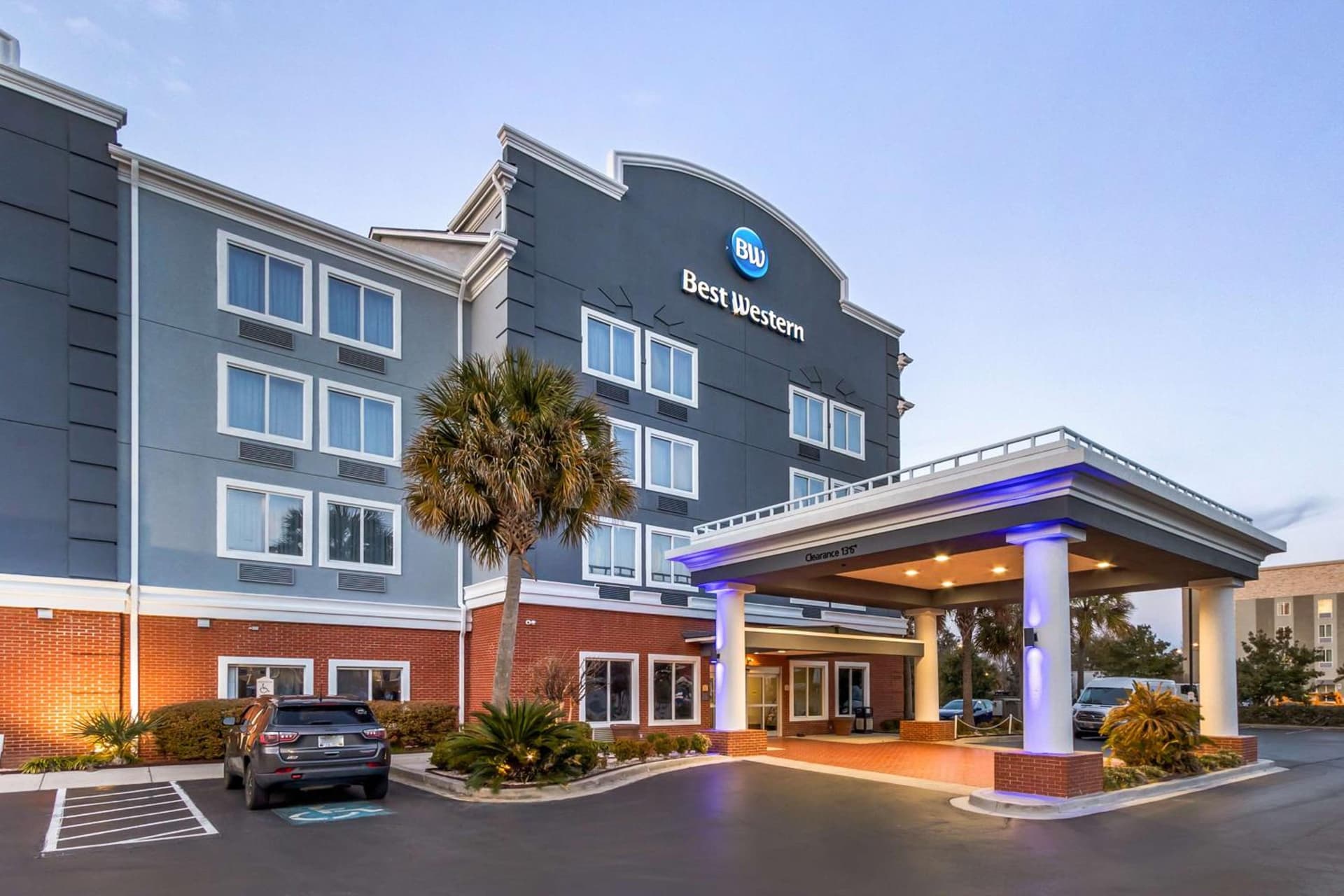 Comfort Inn & Suites North Charleston - Northwoods — hotel in Charleston, South Carolina