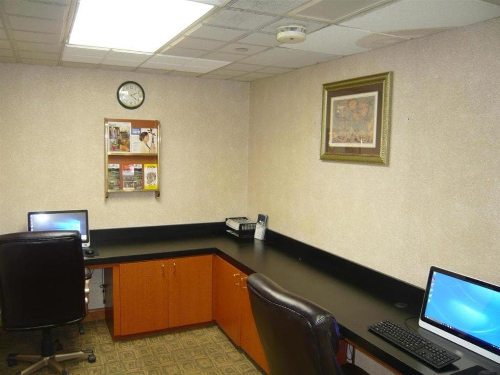 Streetsboro/Cleveland Southeast featured exterior or lobby in Streetsboro, OH — similar hotel