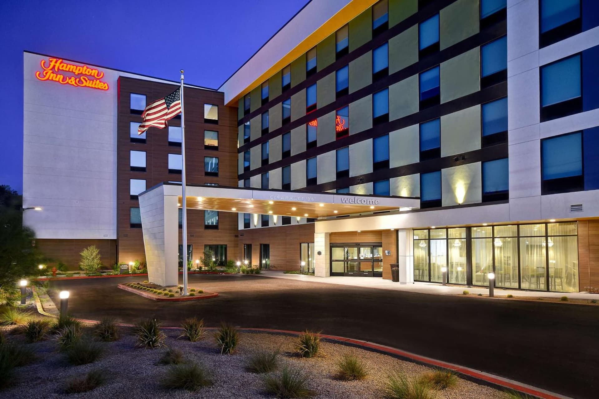 Hampton Inn & Suites Las Vegas Convention Center - No Resort Fee — hotel in Las Vegas, Nevada