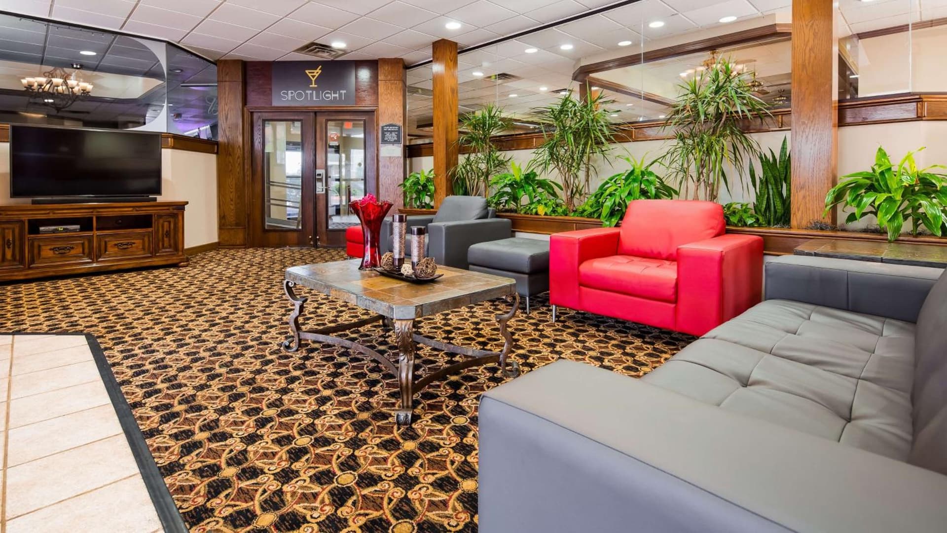 Broadway INN & SUITES OKC property views in Oklahoma City, OK — gallery photo 3
