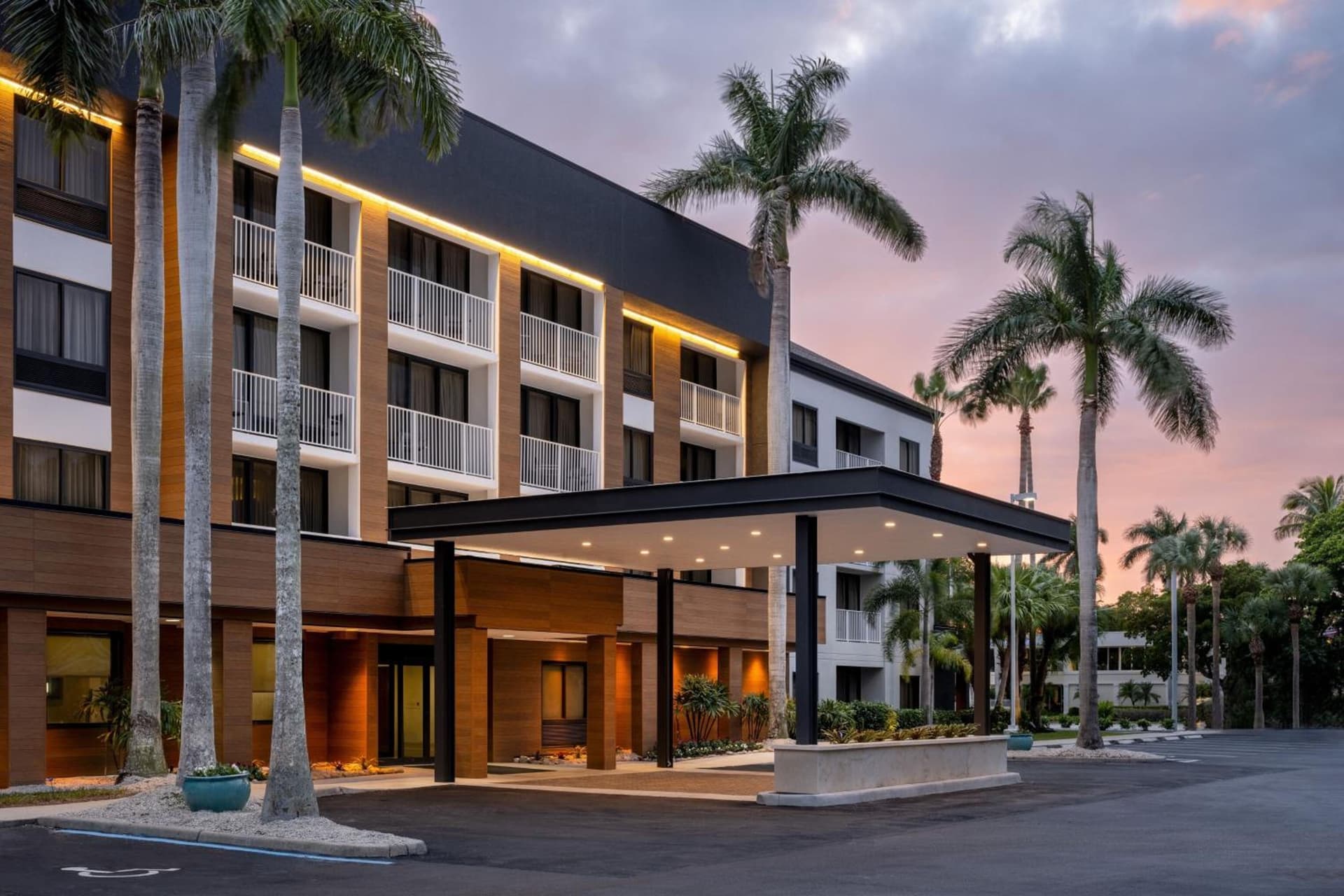 Courtyard by Marriott - Naples — hotel in Naples, Florida