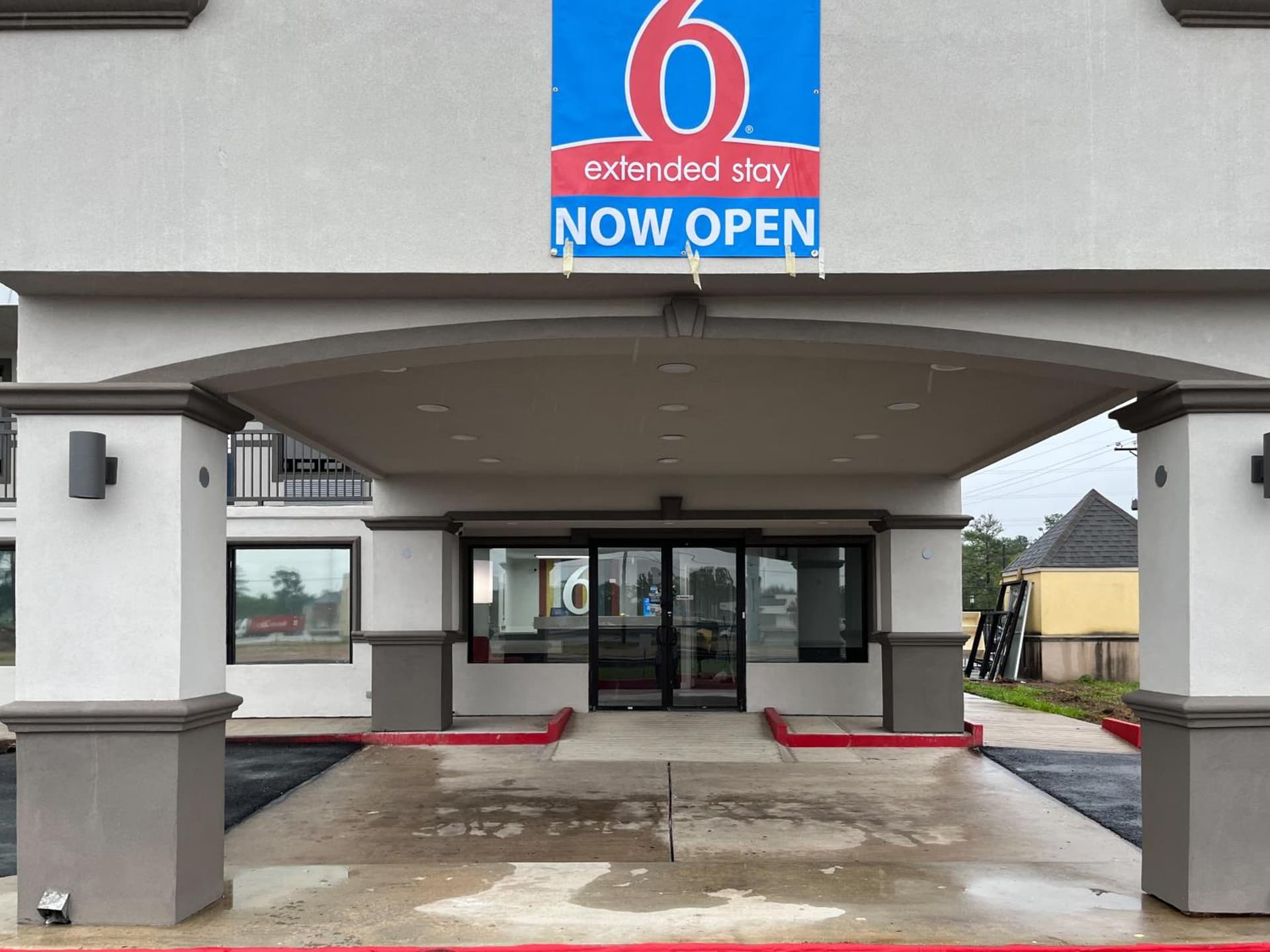 Studio 6 Conroe, TX featured exterior or lobby in Conroe, TX — similar hotel