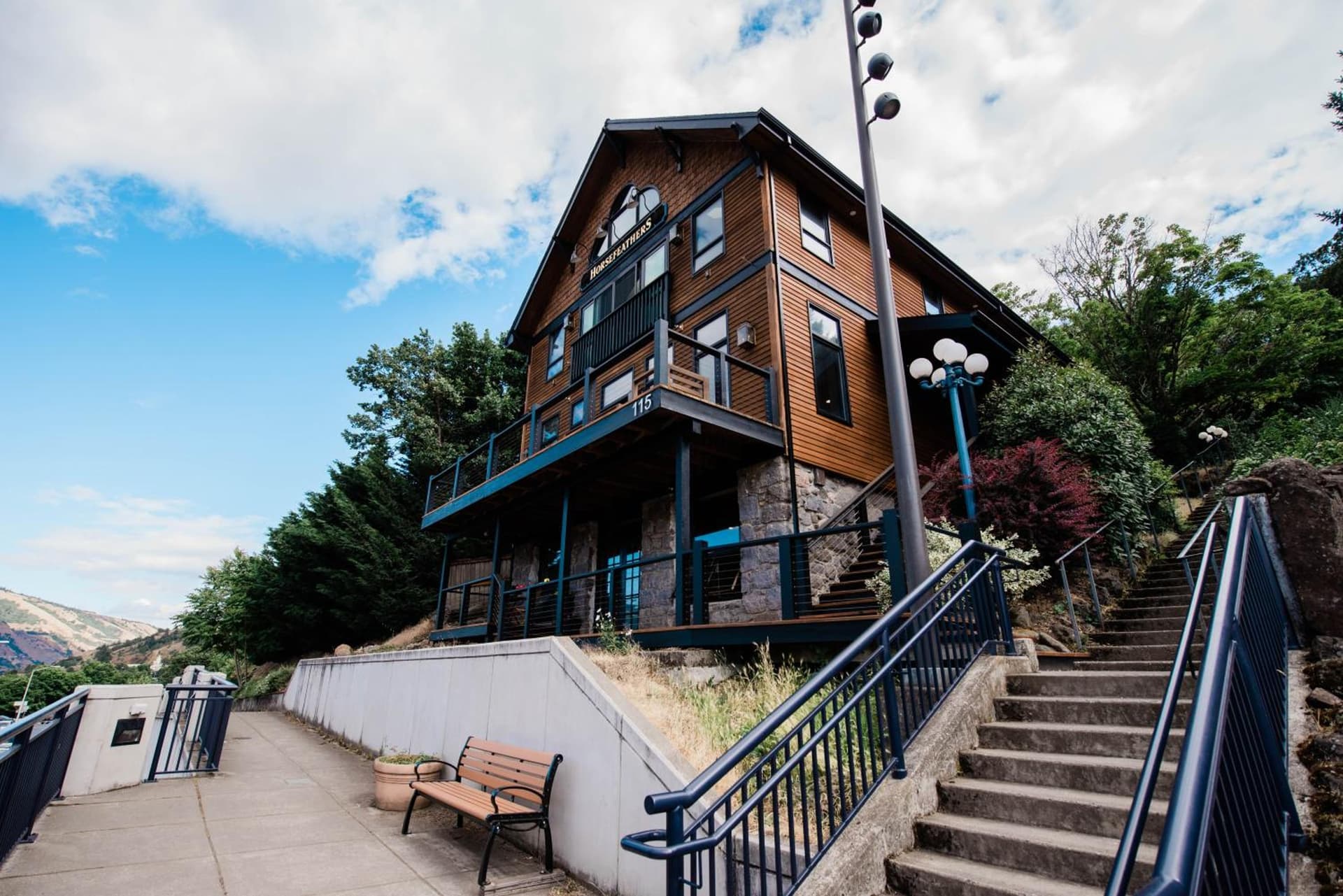 Horsefeathers Hotel property views in Hood River, OR — gallery photo 3