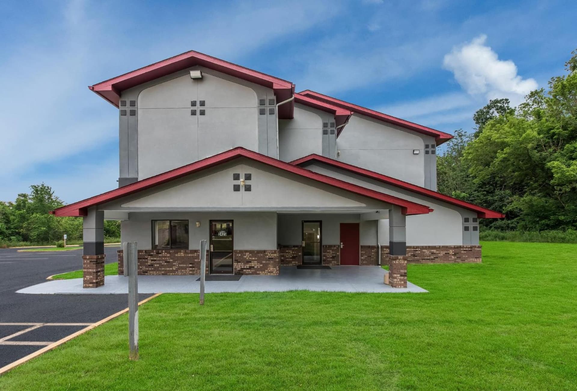 Red Roof Inn Mansfield featured exterior or lobby in Mansfield, OH — similar hotel