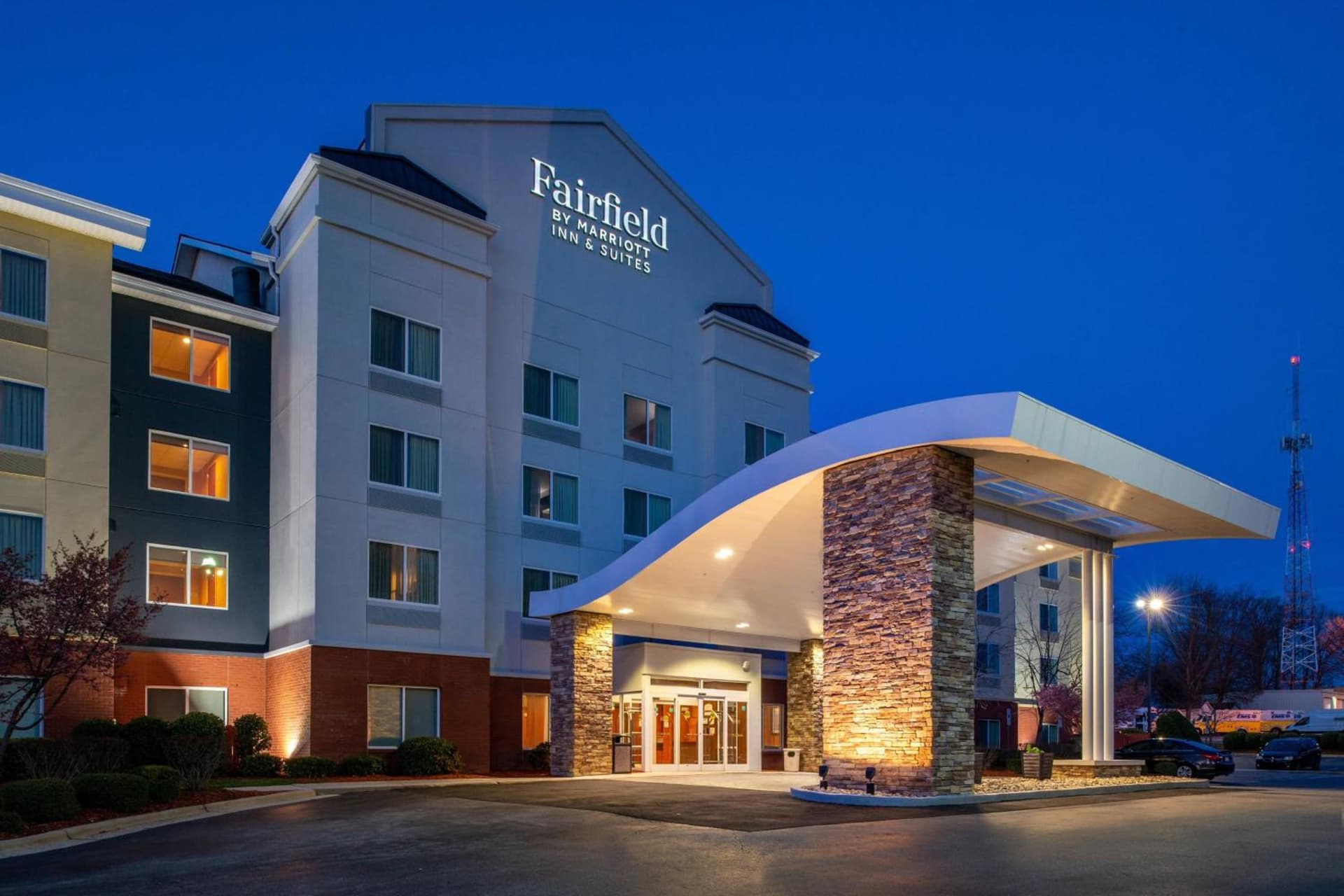 Fairfield Inn & Suites Greensboro Wendover — hotel in Greensboro, North Carolina