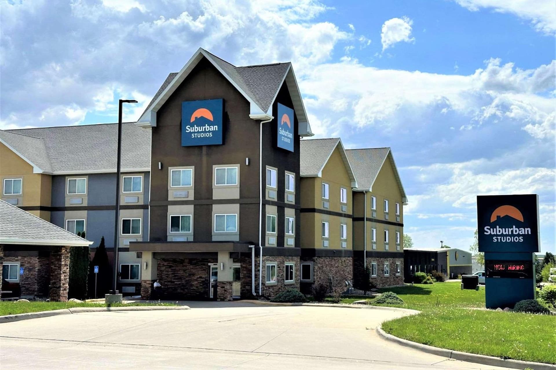 Suburban Studios Cedar Falls — hotel in Cedar Falls, Iowa