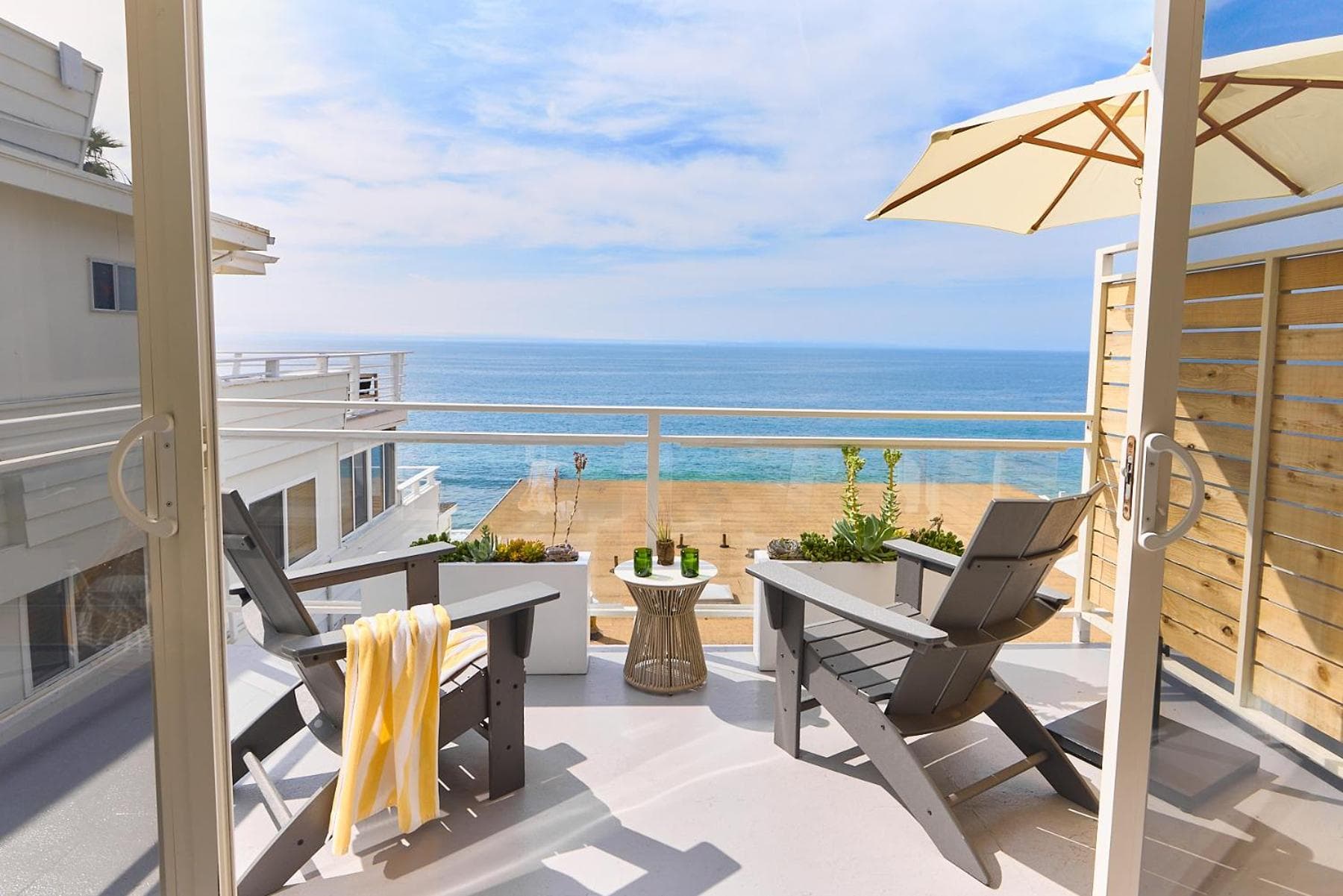 Laguna Surf Lodge by SCP Hotels featured exterior or lobby in Laguna Beach, CA — similar hotel