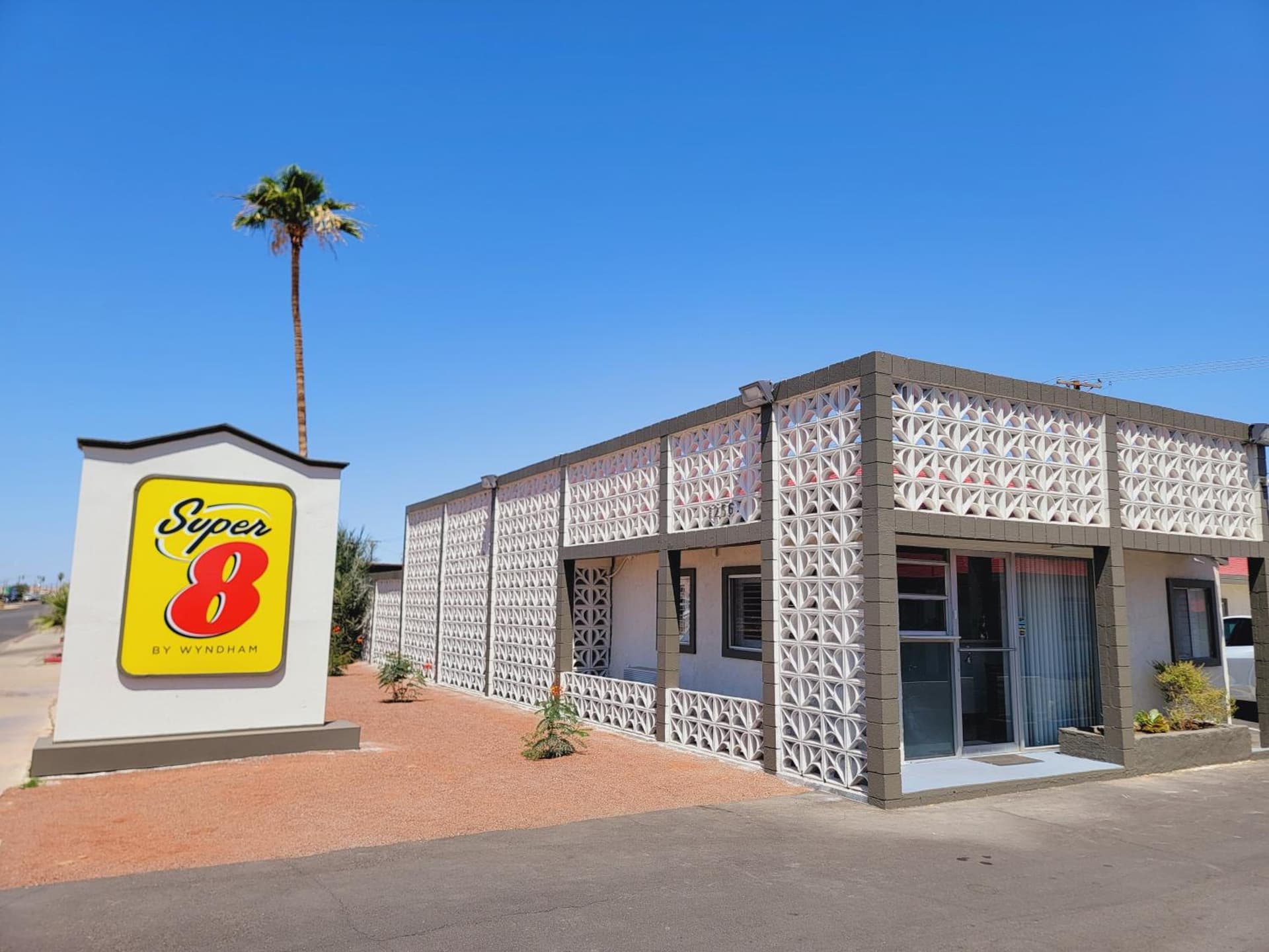 Super 8 by Wyndham El Centro North — hotel in El Centro, California