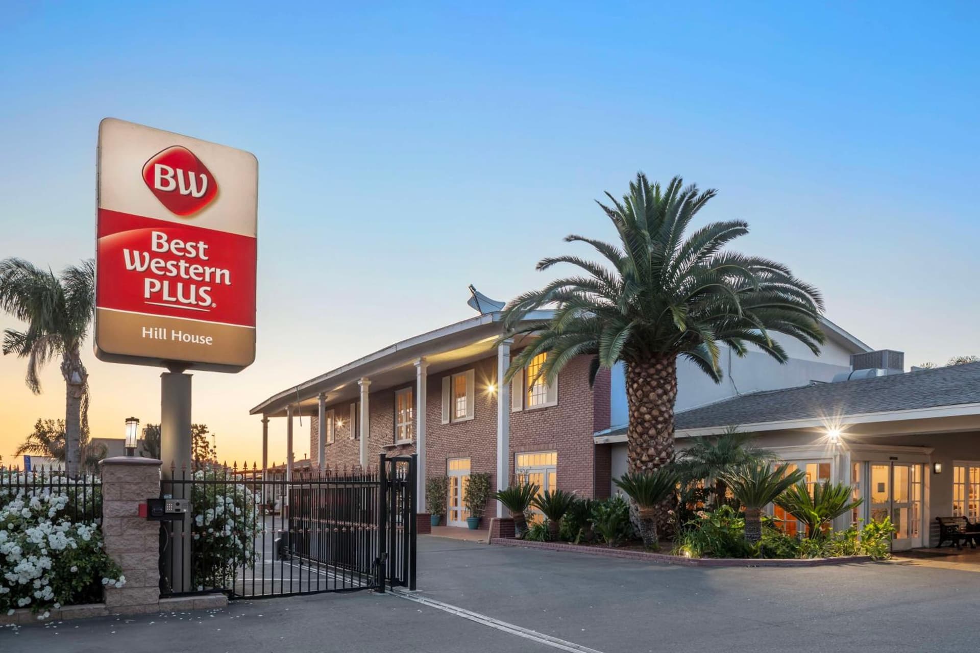 Best Western Plus Hill House — hotel in Bakersfield, California