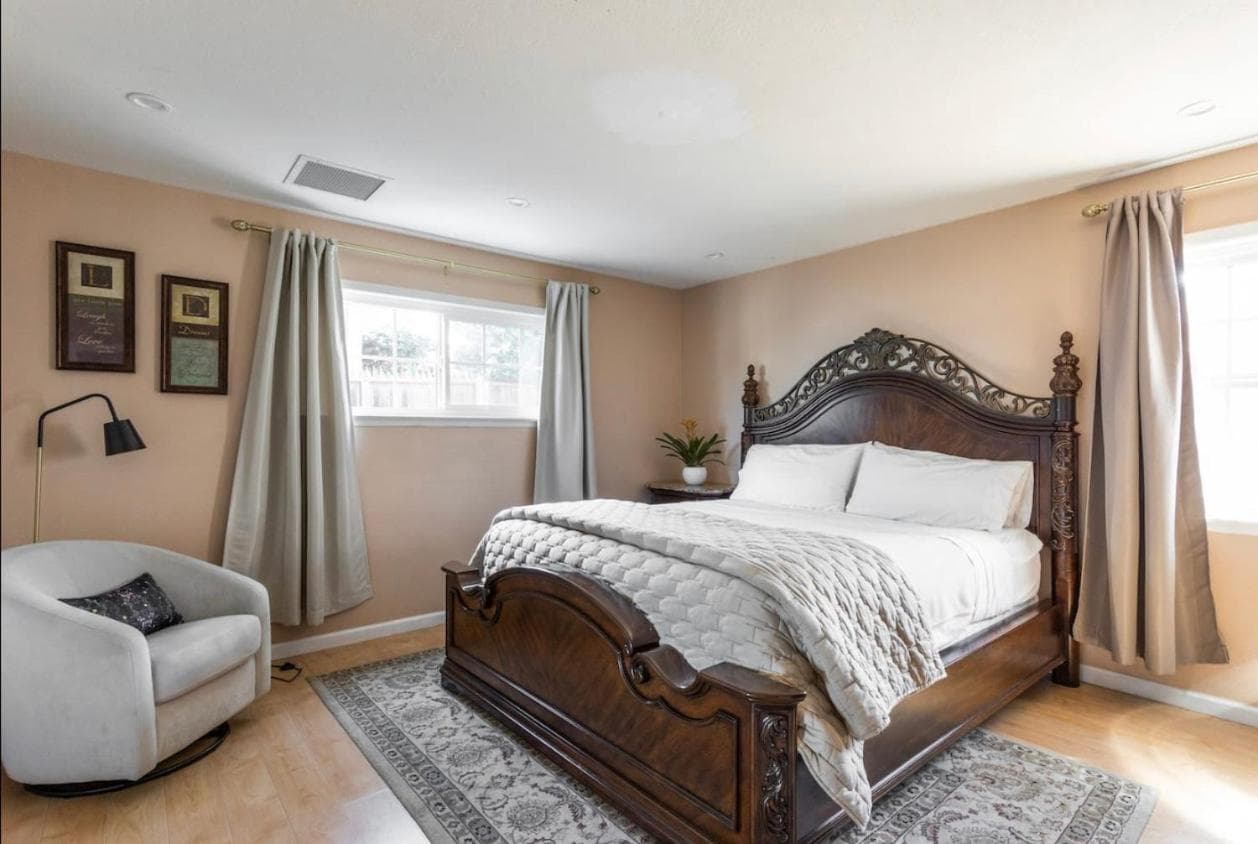 The Morales Family — hotel in Pomona, California