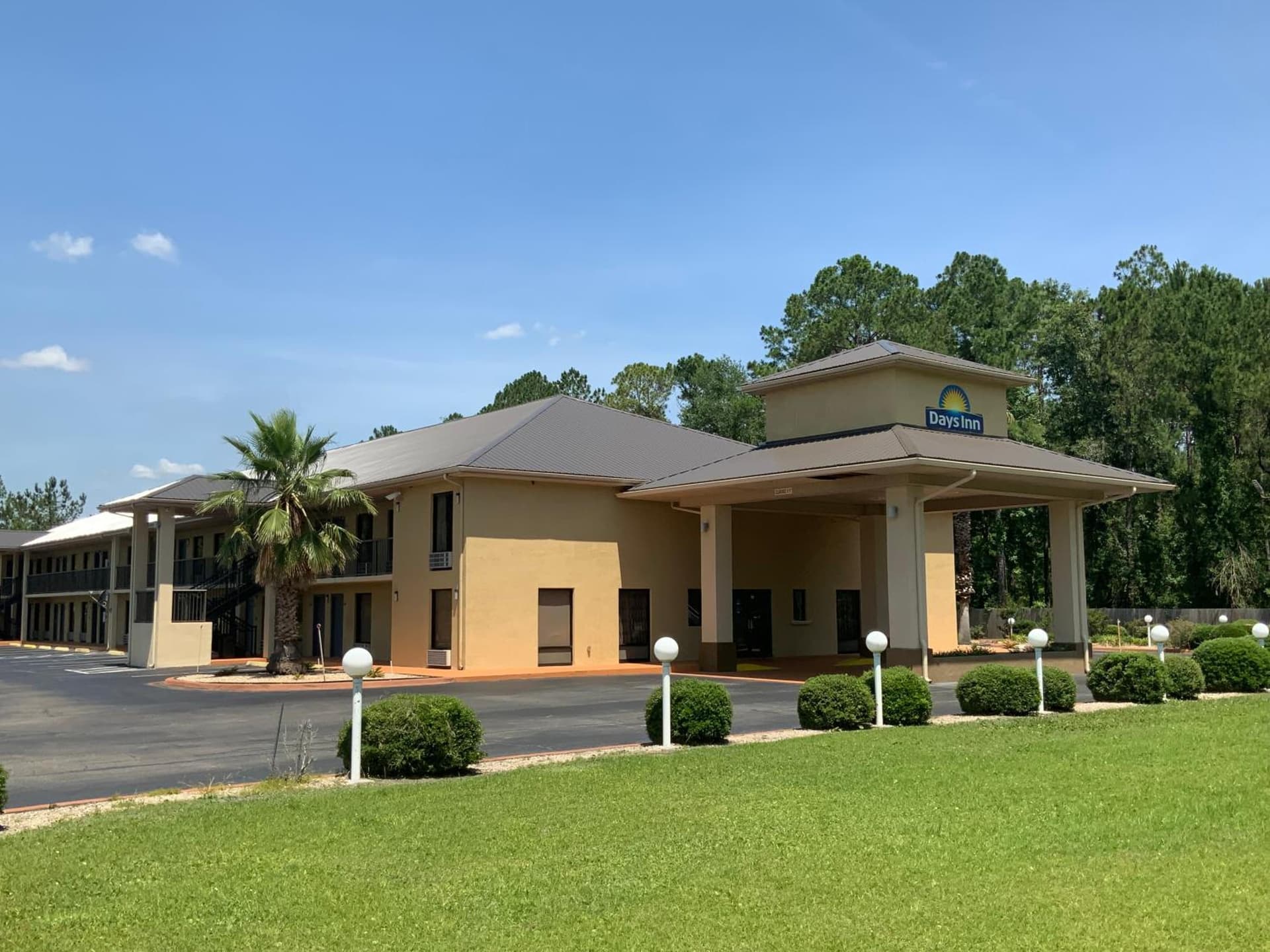 Days Inn by Wyndham Lake City I-10 — hotel in Lake City, Florida
