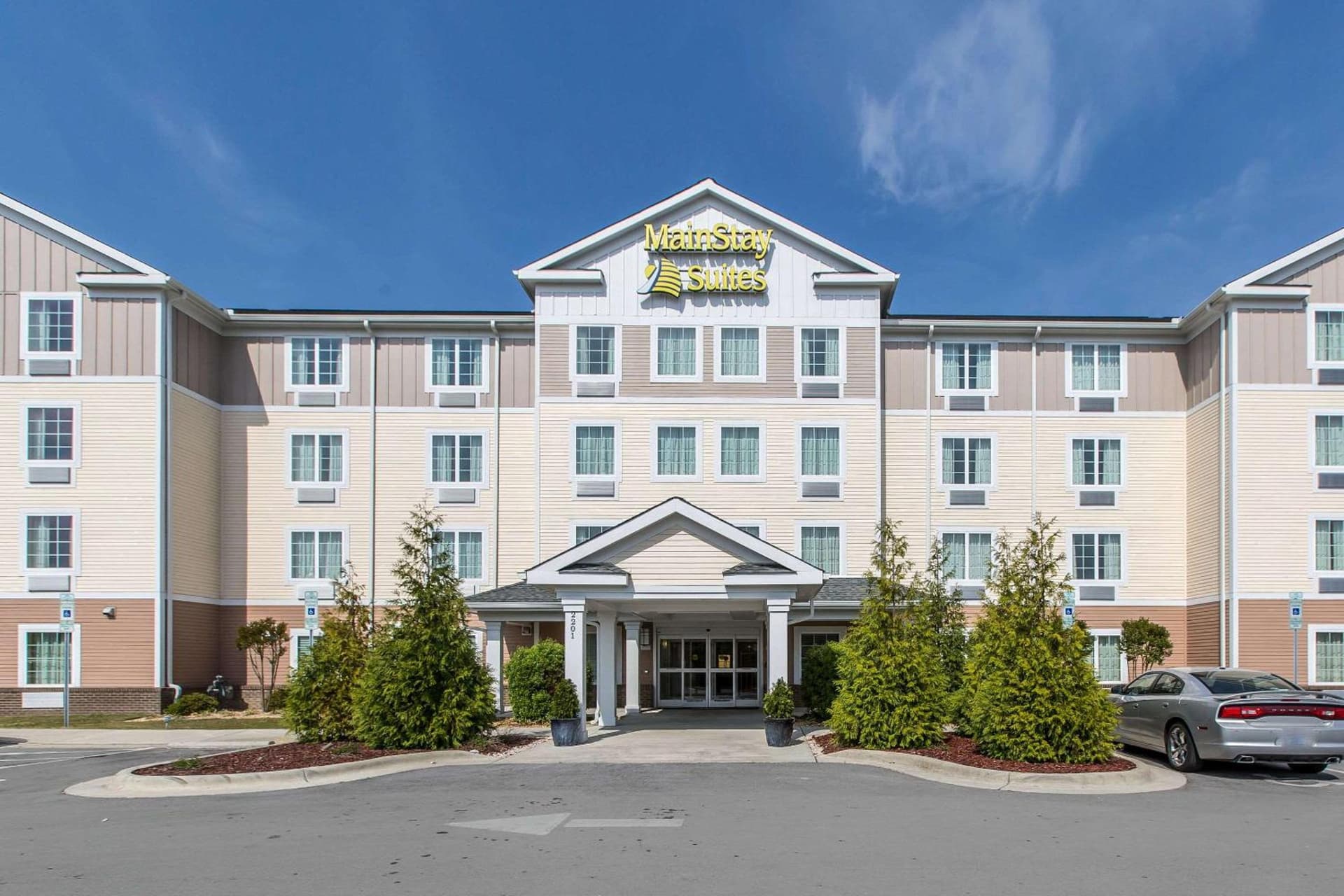 MainStay Suites Jacksonville near Camp Lejeune — hotel in Jacksonville, North Carolina