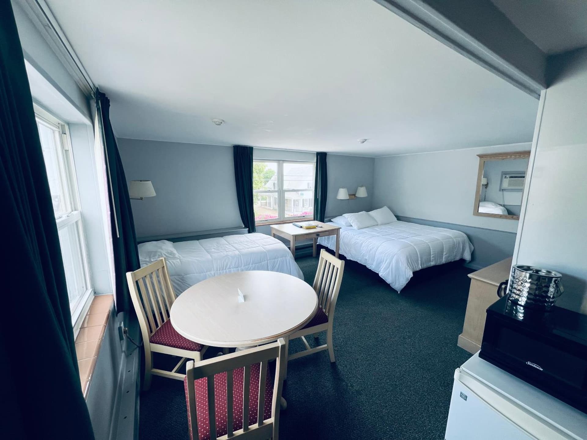 Harbor Landing Resort interior in Vineyard Haven, MA — gallery photo 2