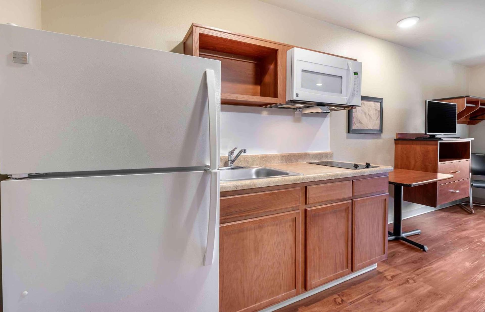 Extended Stay America Select Suites - Dayton - Miamisburg interior in Dayton, OH — gallery photo 2