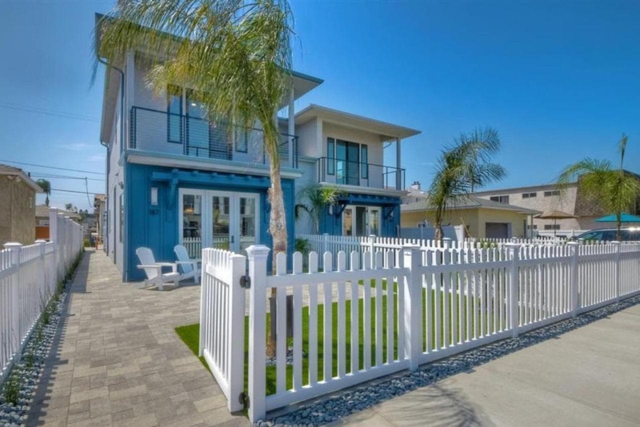 Ocean view 3-Bedroom just steps from the sand interior in Imperial Beach, CA — gallery photo 2