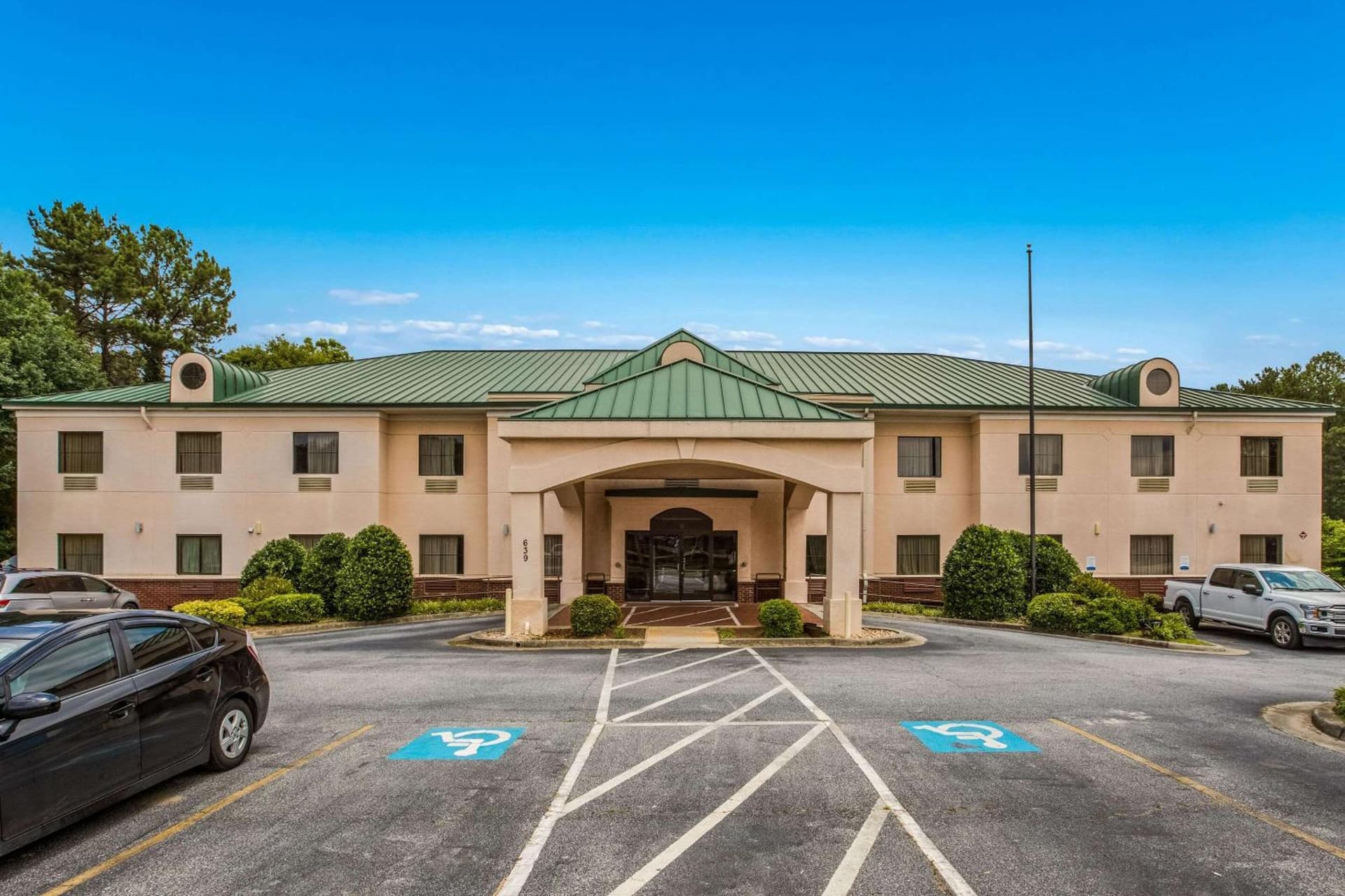 Econo Lodge Inn & Suites Marietta near Dobbins ARB — hotel in Marietta, Georgia